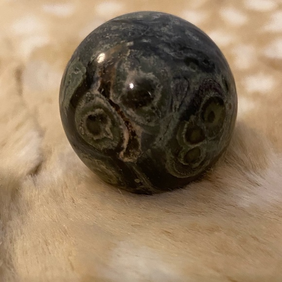 .5” Kambaba Jasper Mini Sphere - Picture 4 of 8